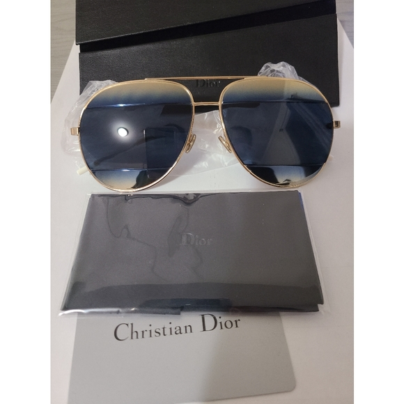 Authentic Unisex Christian Dior Sunglasses - Picture 3 of 6